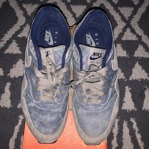 Worn Nike air max mens sz 8 distressed grey & blue